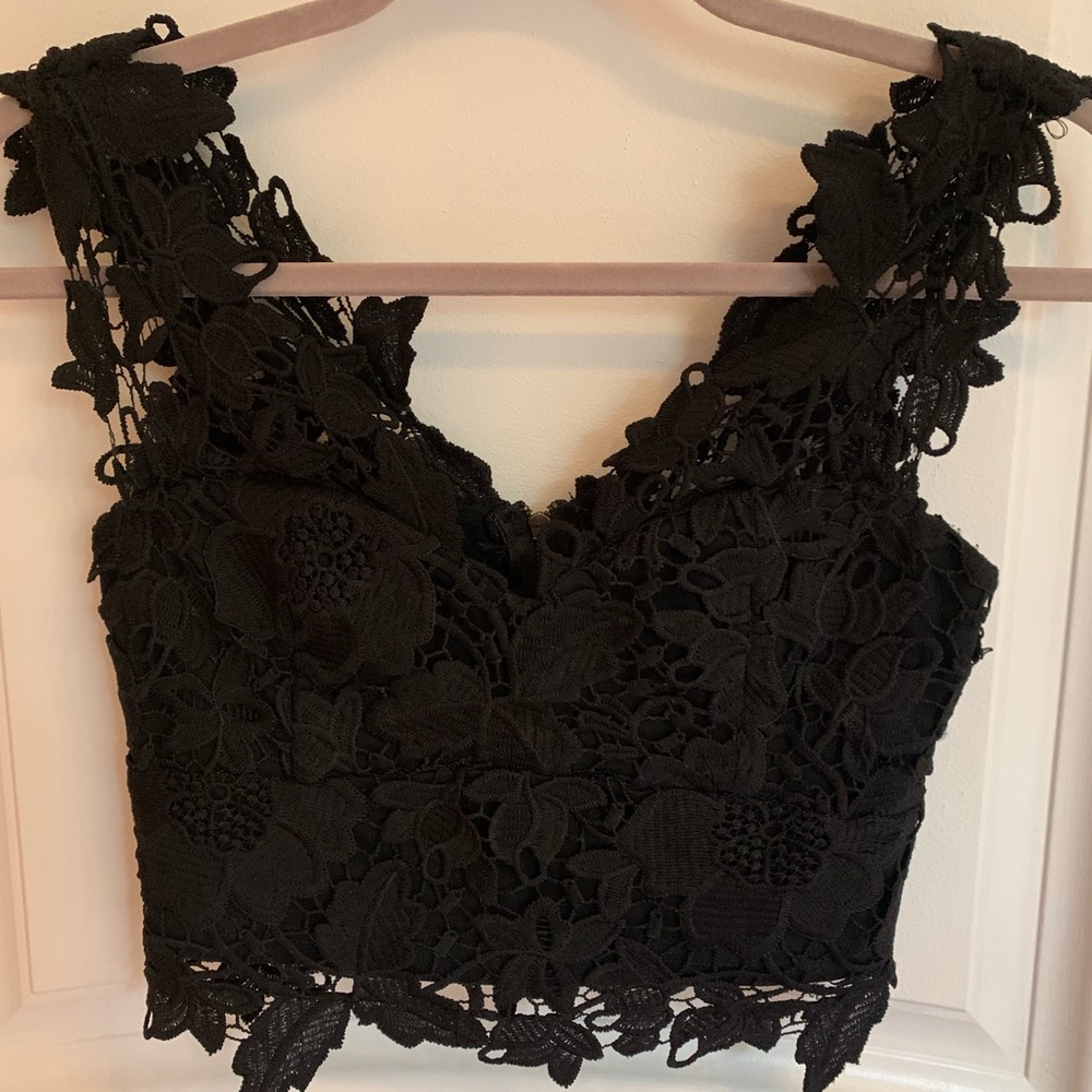 LF gorgeous crop top lace black beautiful lace detailing